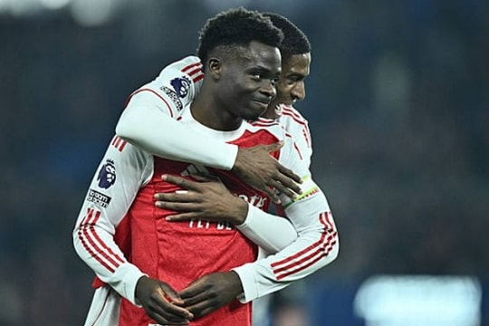 Arsenal hạ Brighton 1-0: Gabriel rực sáng, Pháo thủ bứt phá 7 điểm trước Man City