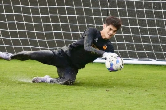 Thủ môn Trung Kiên cứu thua không tưởng, HAGL vẫn gục ngã trước CA TP.HCM