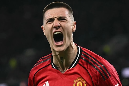 Benjamin Sesko: Từ sát thủ vòng cấm đến tham vọng tái hiện siêu phẩm Ronaldo tại Man Utd