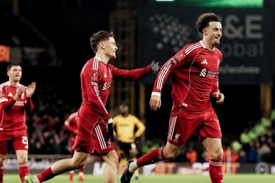 Curtis Jones bùng nổ giúp Liverpool giải bài toán Mac Allister tại Champions League