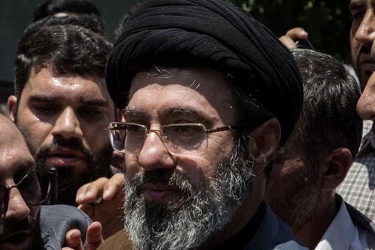 Chân dung Lãnh tụ Tối cao mới của Iran