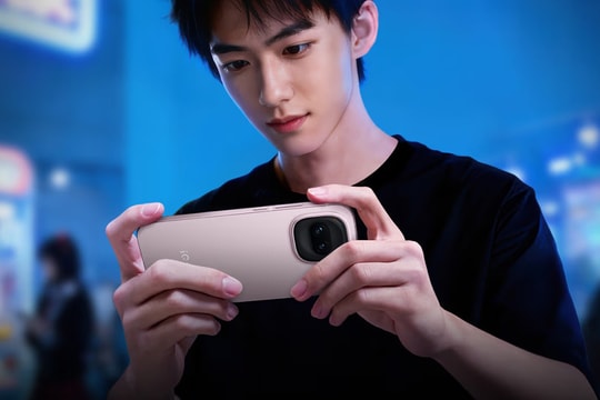 vivo iQOO Z11 sở hữu pin 9.020 mAh và màn hình 165Hz