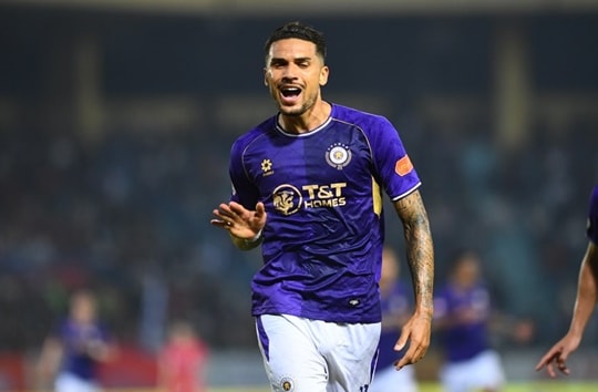 Đỗ Hoàng Hên lập cú đúp giúp Hà Nội FC hạ CAHN, gửi 'chiến thư' tới HLV Kim Sang-sik