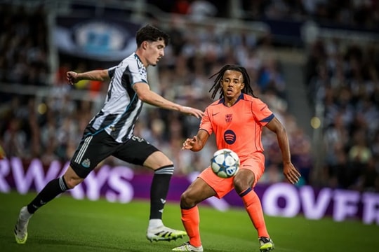 Newcastle tái đấu Barcelona: Canh bạc cuối cùng của Eddie Howe tại Champions League