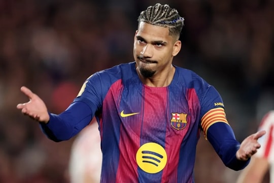 Ronald Araujo: Vũ khí 'hạng nặng' hay rủi ro tiềm ẩn của Barcelona trước Newcastle