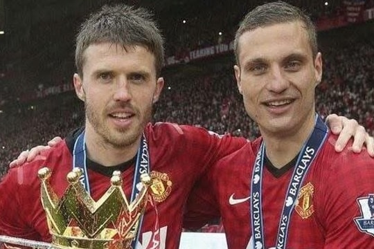Nemanja Vidic bảo vệ Michael Carrick: Tinh thần thép vực dậy DNA Man Utd