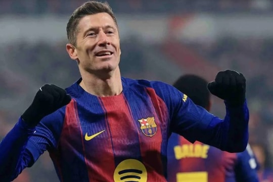 Robert Lewandowski: Vũ khí bí mật của Hansi Flick trong cuộc đấu với Newcastle