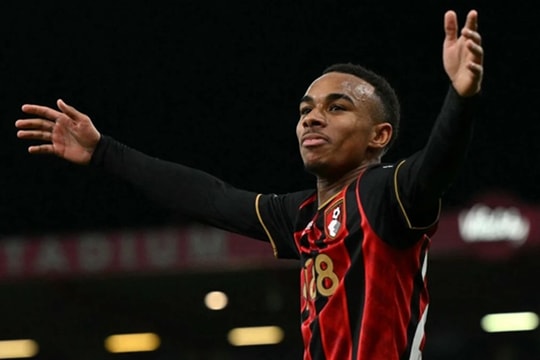 Liverpool đối đầu Real Madrid vì Eli Junior Kroupi: Phép thử tham vọng 80 triệu bảng