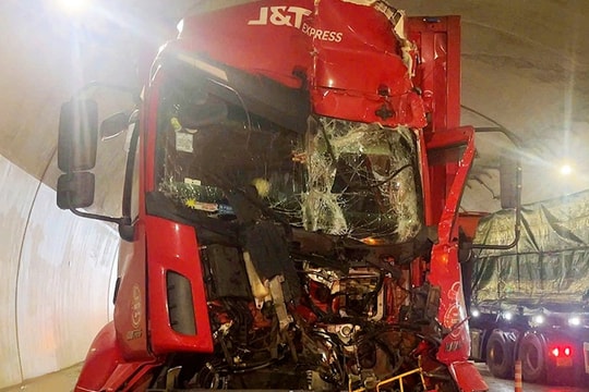 Tai nạn liên hoàn trên cao tốc Vũng Áng - Bùng