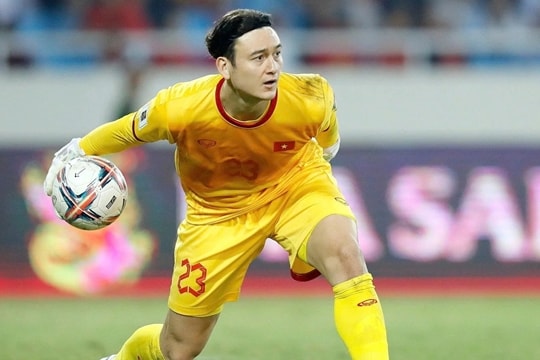 HLV Kim Sang-sik triệu tập Văn Lâm và Hoàng Đức đấu Malaysia tại vòng loại Asian Cup 2027