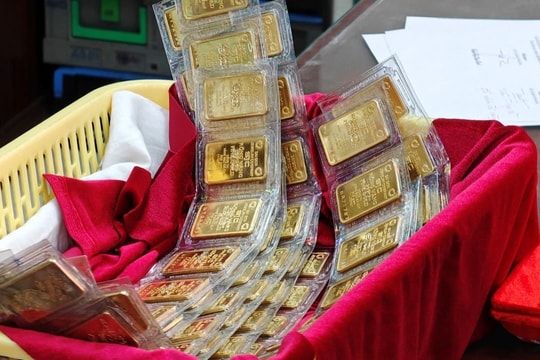 Giá vàng chiều nay 12/3: SJC, DOJI, PNJ đồng loạt giảm 900 nghìn