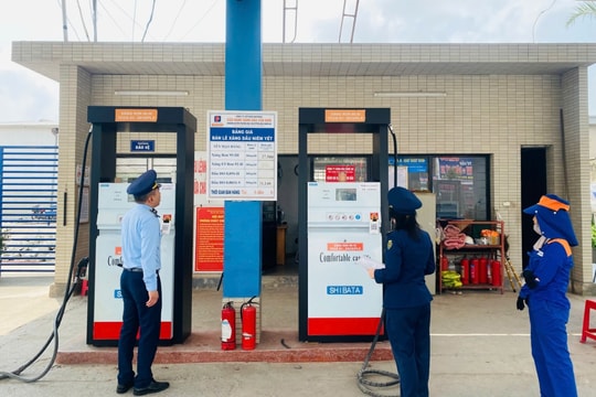 Giá xăng dầu hôm nay 12/3/2026: Xăng RON95 giảm sâu, dầu Brent vượt 101 USD