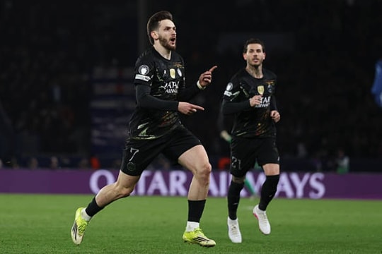 PSG đè bẹp Chelsea 5-2 tại Champions League: Kvaratskhelia và Dembele rực sáng