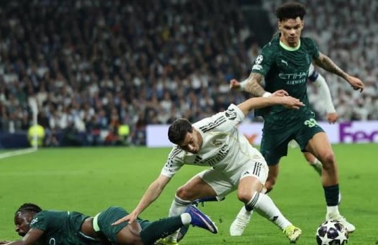 Real Madrid đè bẹp Man City 3-0: Khi "tử huyệt" hàng thủ lộ diện tại Bernabeu
