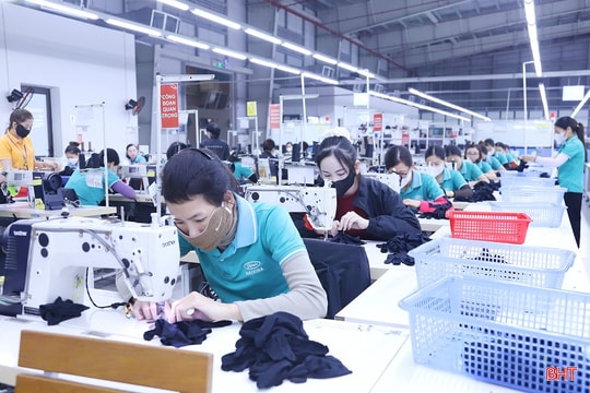 Tạo điều kiện thuận lợi để công nhân, lao động thực hiện quyền bầu cử