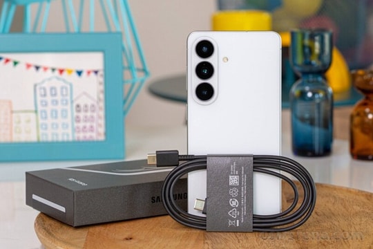 Galaxy S26 5G giảm giá đến 8 triệu đồng: Flagship Android đáng mua nhất năm 2026?