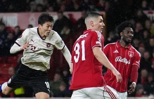 Nottingham Forest 0-1 Midtjylland: Phung phí 21 cú sút, đại diện Anh nhận đòn hồi mã thương