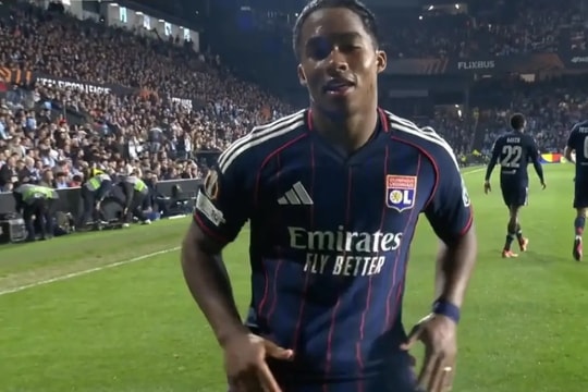 Endrick lập siêu phẩm phút 87 cứu rỗi Lyon tại Europa League