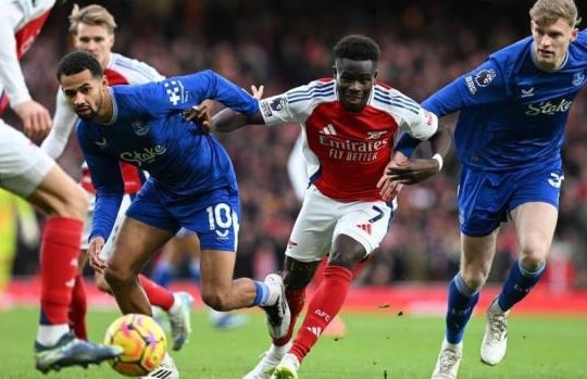 Arsenal vs Everton: Pháo thủ quyết bảo vệ ngôi đầu trước hòn đá tảng của David Moyes