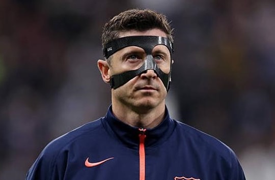 Tin chuyển nhượng 13/3: MU theo đuổi Fernandes, Juventus "săn" Lewandowski