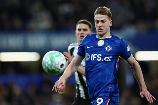 Liam Delap và bài toán 30 triệu bảng: Chelsea tìm lối thoát tại Strasbourg