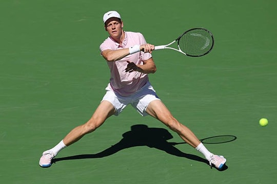 Jannik Sinner hạ gục Zverev 2-0, lần đầu tiến vào chung kết Indian Wells