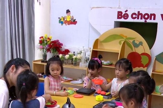 Đề xuất hỗ trợ hai triệu đồng cho phụ nữ sinh đủ hai con trước 35 tuổi