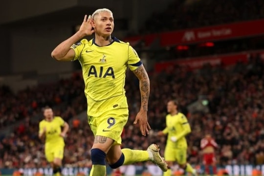 Liverpool chia điểm kịch tính với Tottenham: Nỗi đau phút 90 tại Anfield