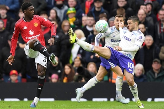 Michael Carrick hồi sinh 'báu vật' Kobbie Mainoo: Cỗ máy đếm nhịp đưa MU áp sát top 4