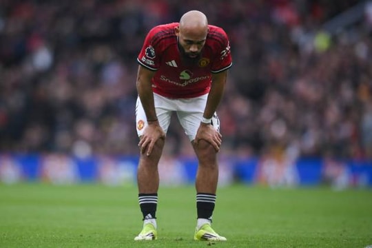 Manchester United thắng Aston Villa 3-1: Bruno Fernandes lập kỷ lục, Mbeumo gây thất vọng