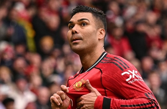 Casemiro rực sáng giúp Manchester United đánh bại Aston Villa 3-1 tại Old Trafford