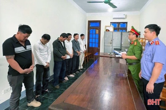 7 đối tượng đánh bạc tại nhà dân bị khởi tố