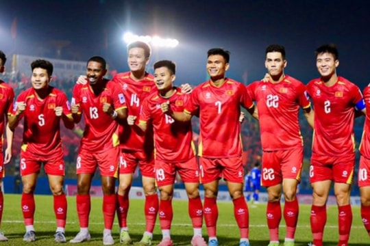 Tuyển Việt Nam áp sát top 100 thế giới sau khi AFC xử Malaysia thua 0-3