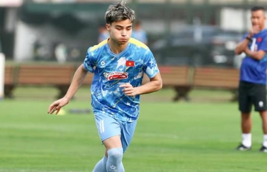 HLV Đinh Hồng Vinh lý giải việc đôn 'thần đồng' Antonio Moric lên U23 Việt Nam