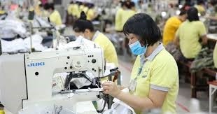 Ngành dệt may Việt Nam đặt mục tiêu xuất khẩu 49 tỷ USD năm 2026, tăng trưởng 6%