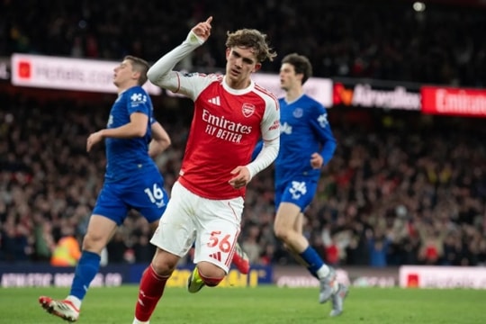 HLV Thomas Tuchel gạch tên thần đồng Max Dowman: Quyết định bảo vệ ngọc quý của Tam Sư