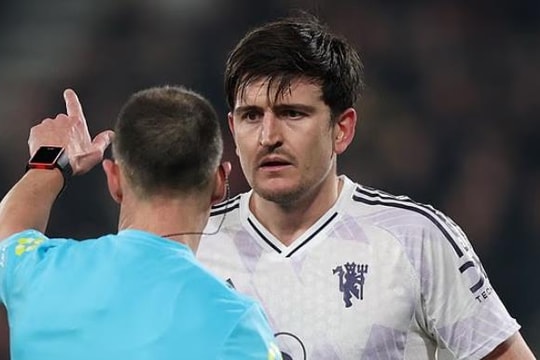Bi kịch của Harry Maguire: Từ tin vui tuyển Anh đến thẻ đỏ khiến MU rơi điểm