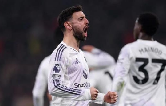 Bruno Fernandes rực sáng, MU đánh rơi chiến thắng trước Bournemouth sau tấm thẻ đỏ của Maguire
