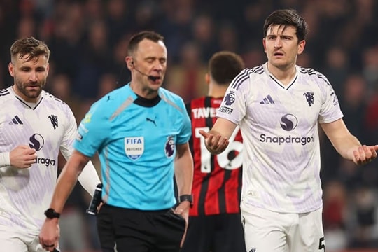 Maguire và tiêu chuẩn kép của VAR: Man Utd rơi điểm kịch tính tại Vitality