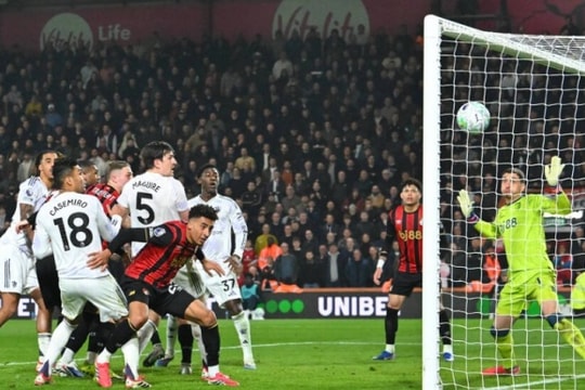 Man Utd chia điểm kịch tính với Bournemouth: Sai lầm của Maguire và tranh cãi VAR