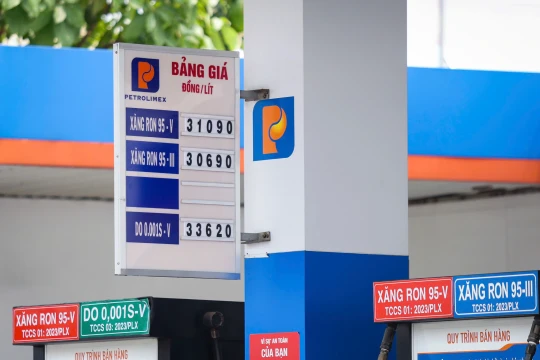 Giá xăng dầu hôm nay 22/3/2026: Giá dầu thế giới vượt 112 USD/thùng