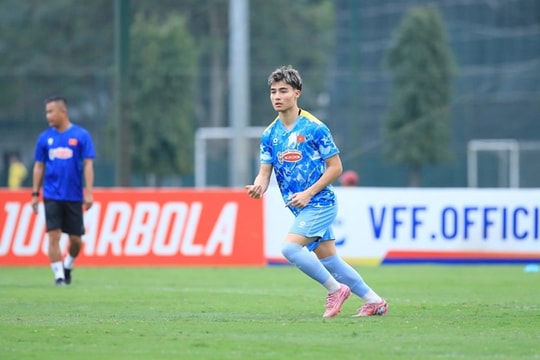 Sao trẻ Việt kiều Antonio Moric ghi 5 bàn trong 50 phút: Ưu tiên bám trụ châu Âu