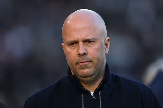 Liverpool thua trận thứ 10: Bộ mặt bạc nhược và sự bất lực của Arne Slot