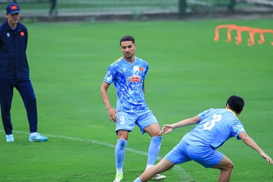 HLV Kim Sang-sik và canh bạc Song Hoàng: Chìa khóa lột xác hàng công tuyển Việt Nam