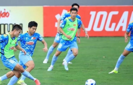 HLV Kim Sang-sik mạnh tay loại Tiến Linh, triệu tập nhân tố nhập tịch vào tuyển Việt Nam