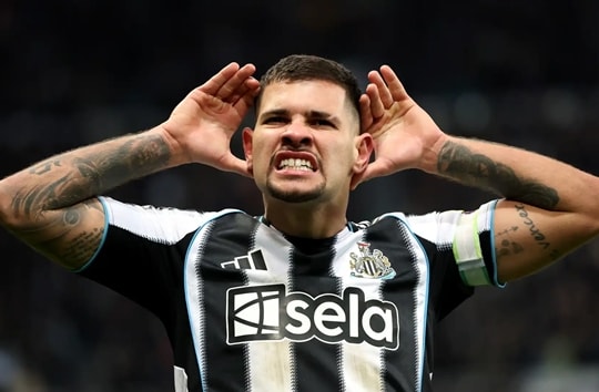 MU chi đậm cho Davies và Guimaraes, Zidane đạt thỏa thuận dẫn dắt tuyển Pháp