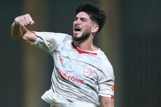 Tuyển Việt Nam và bài toán thể hình: Tại sao HLV Kim Sang-sik cần những gã khổng lồ?