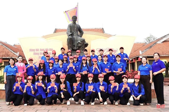 Thắp lửa khát vọng, kiến tạo tương lai