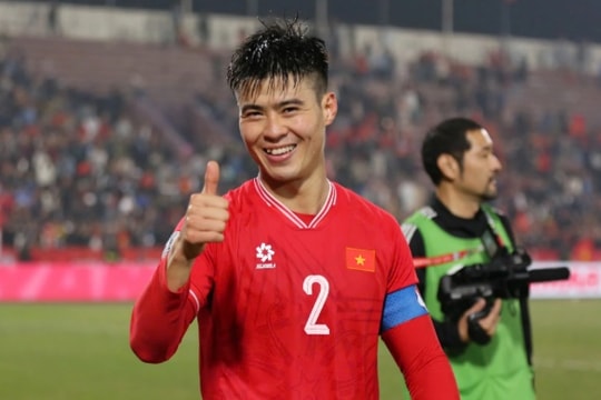 Duy Mạnh giữ băng thủ quân ĐT Việt Nam; Sao Leicester City đối đầu thầy trò Kim Sang Sik