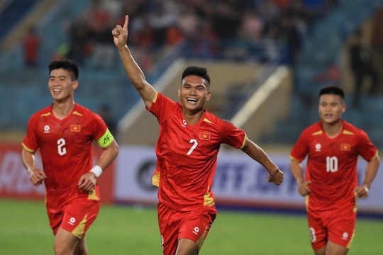 Đội tuyển Việt Nam thắng đậm Bangladesh 3-0: "Vũ khí" bóng chết và dấu ấn HLV Kim Sang Sik